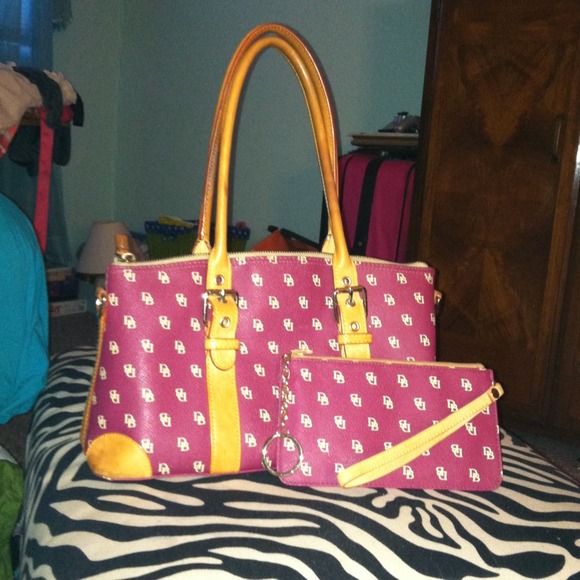 Dooney & Bourke bag/wristlet