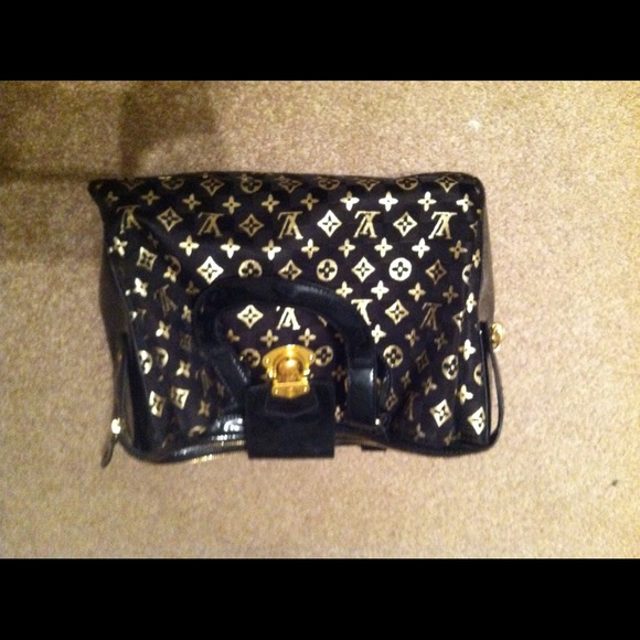 Big black purse. - Picture 3 of 3