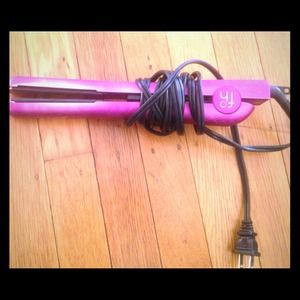 Fahrenheit Pink Straightener