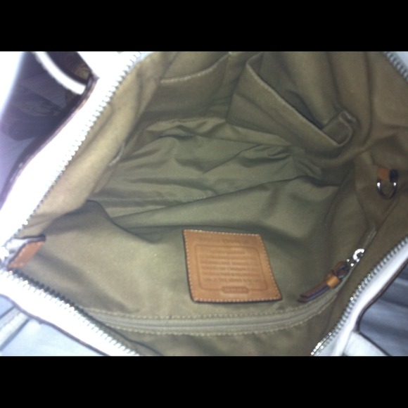 Authentic coach - Picture 2 of 4