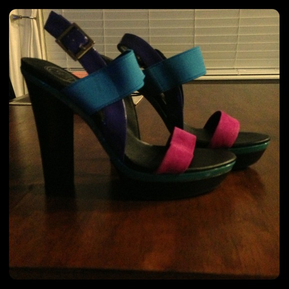 Jessica Simpson heels