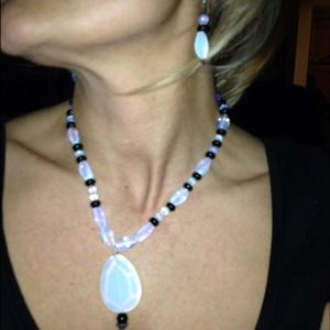 Necklace & earring set