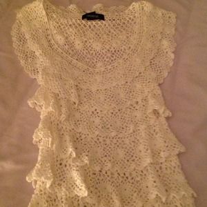Beautiful sweater with great detailing.💜reduced💜
