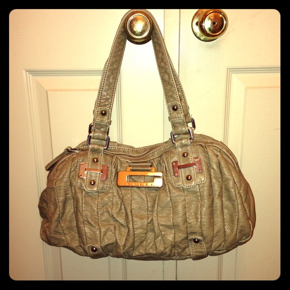 🌸SOLD🌸 Bundled with Red Guess bag