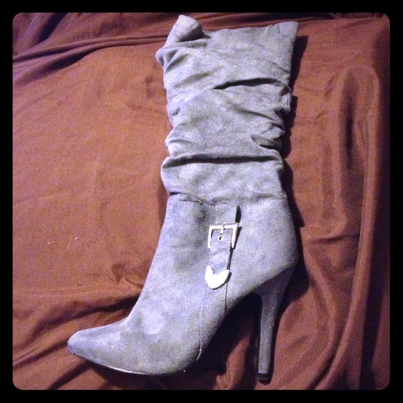 Grey boots