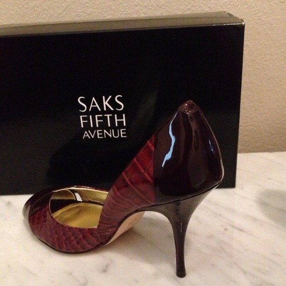 NWT Wine Patent Croc Heels - Picture 2 of 3