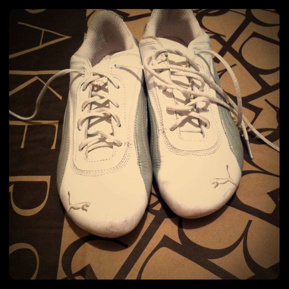 Size 6 Pumas