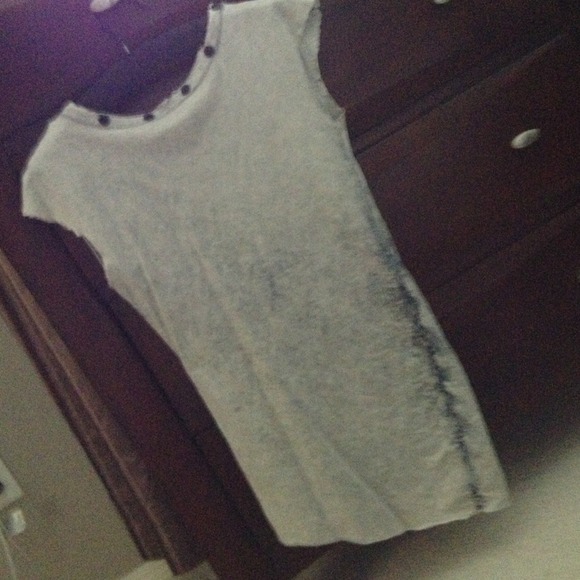 💥SOLD💥Division F Distressed Sleeveless Tee - Picture 4 of 4