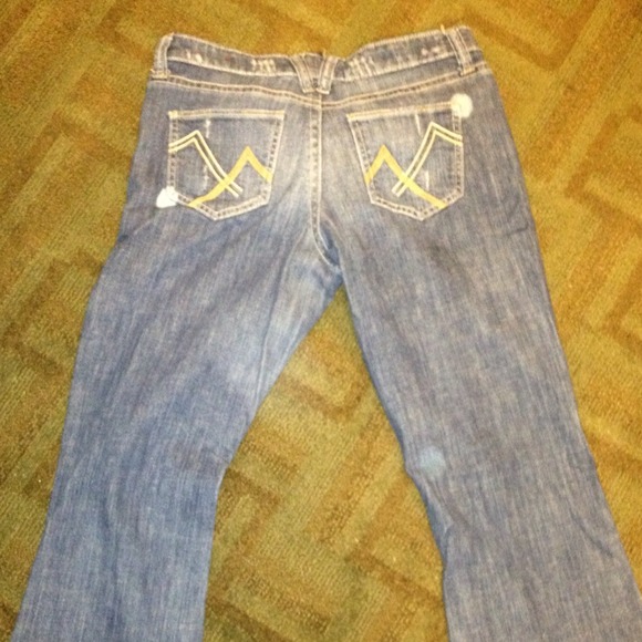 Vanity Distressed Jeans - Picture 3 of 4