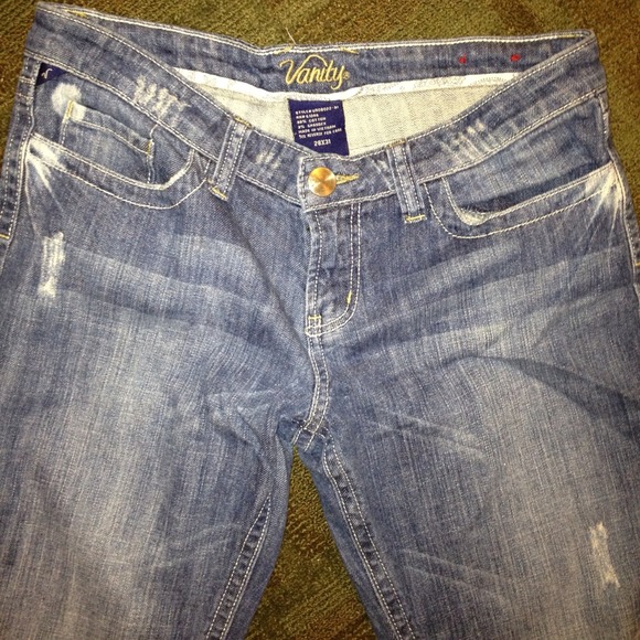 Vanity Distressed Jeans - Picture 4 of 4