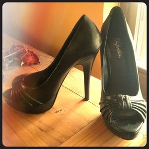 Black Open-Toed Leather Pump Stilettos - New - US8