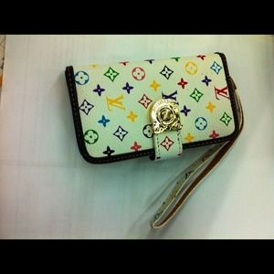Gorgeous LV leather iPhone 4 4s wristlet.