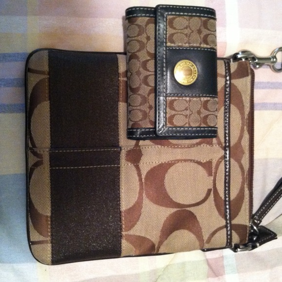 Authentic Coach Cross over with wallet