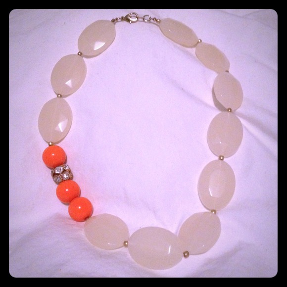 ❤SOLD❤Piperlime EXCLUSIVE statement necklace!