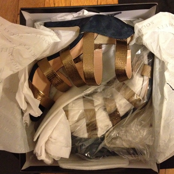sole society Shoes - Brand new sole society sandals with bag! sole society Shoes - Brand new sole society sandals with bag!
