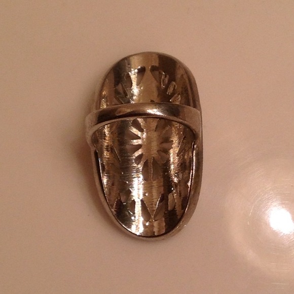 Rhinestone accent Knuckle ring - Picture 3 of 3