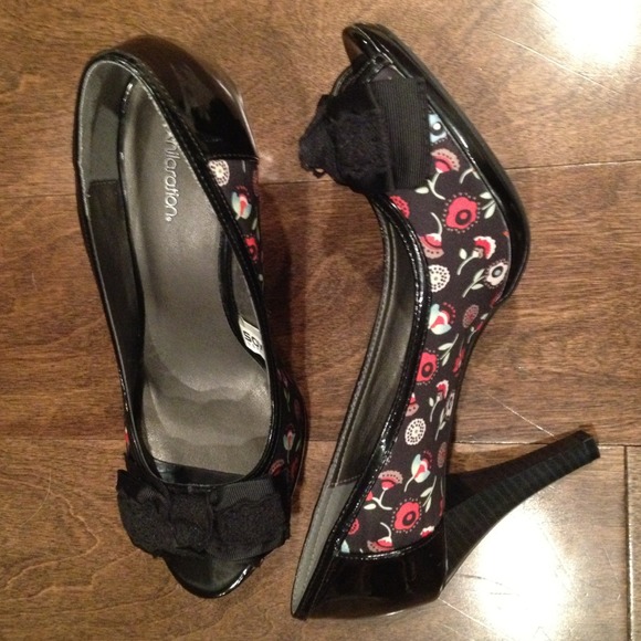 NWOT* So Cute black shoes