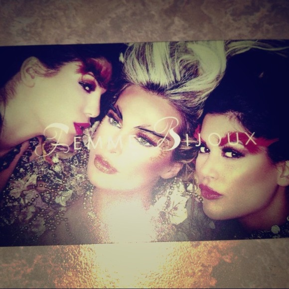 You will love our jewelry. More coming soon. Ciao