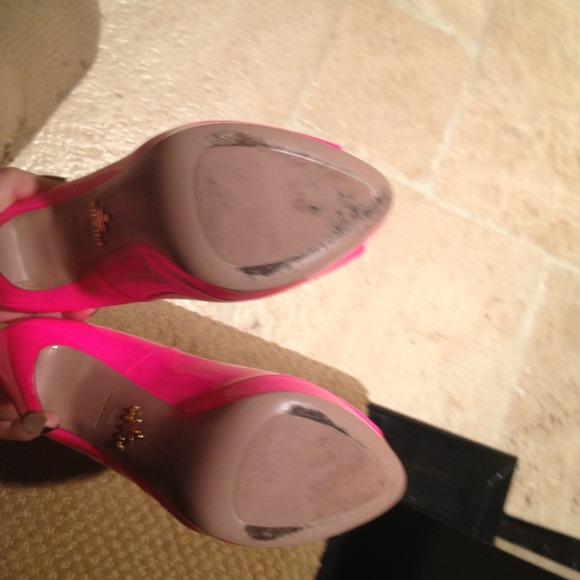 PRADA hot pink (I do have the box and silk bag) - Picture 3 of 4