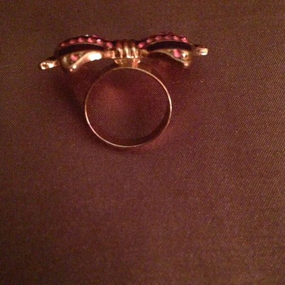 Adorable blue and pink bow ring. - Picture 2 of 3