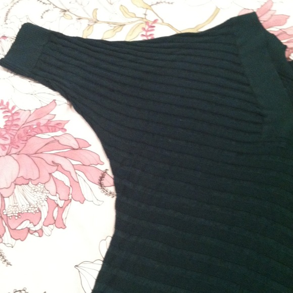 Sweater - Picture 3 of 4