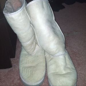 Light pink ugg boots