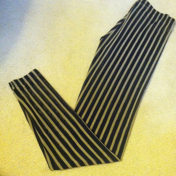 🚫Sold🚫Mesh striped leggings