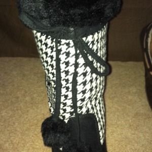 Warm and fun calf high houndstooth black boots!