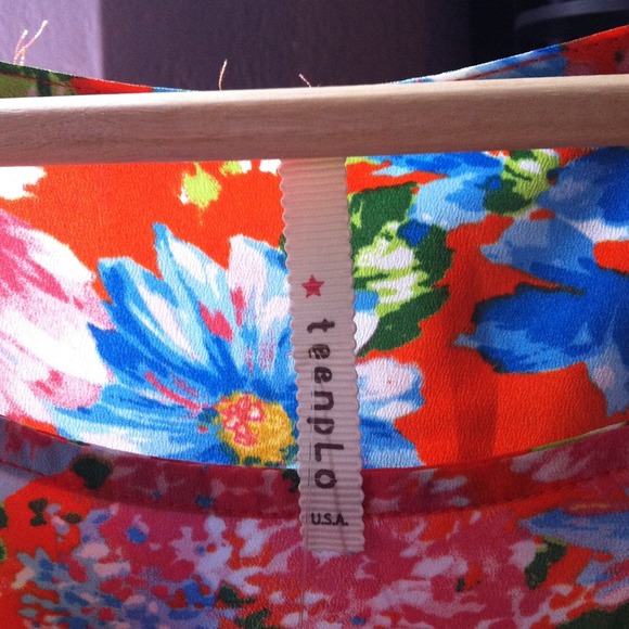 Flirty floral blouse - Picture 2 of 3