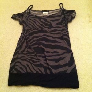 Cold shoulder Tshirt