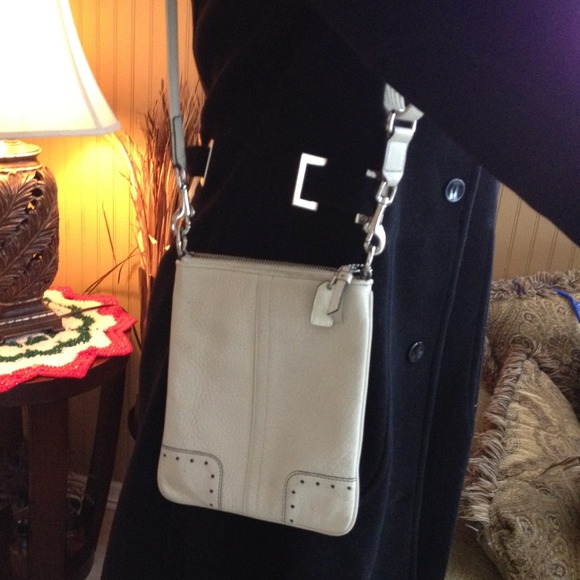 Sold🌹 Coach shoulder bag (authentic ) Tan & top