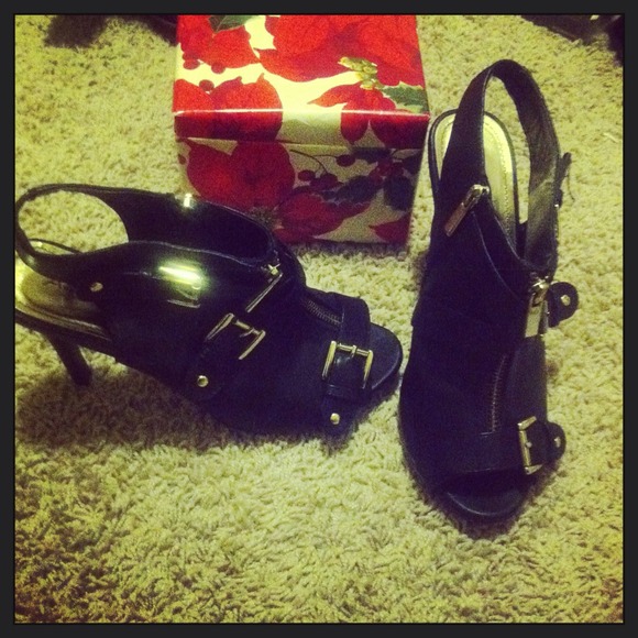 Price Lowered! Black Peep Toe Booties😊