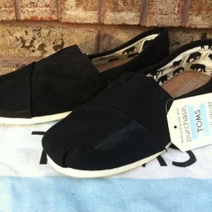 ❌SOLD MEN'S TOMS SIZE 9 black