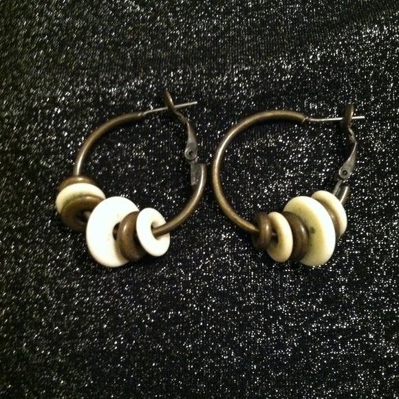 Necklace & Earrings - Picture 2 of 3