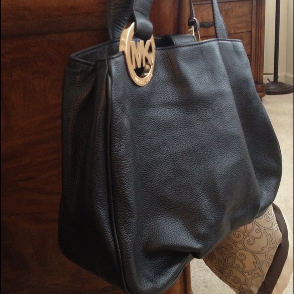 💥SOLD💥. Michael Kors black leather shoulder bag - Picture 3 of 4