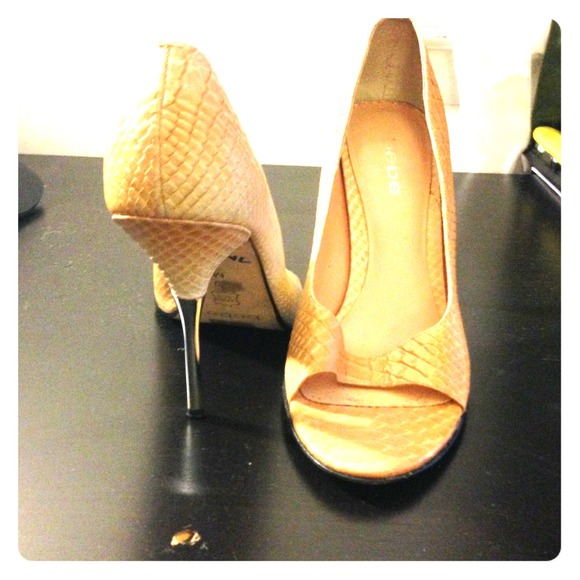 Bebe heels