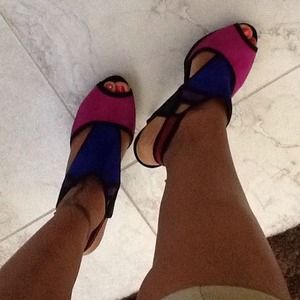 Traded! Nine West cutout sandals!