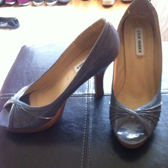 Steve Madden Gray peek toe