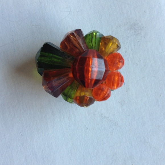 Vintage earrings with clip backs - Picture 2 of 2