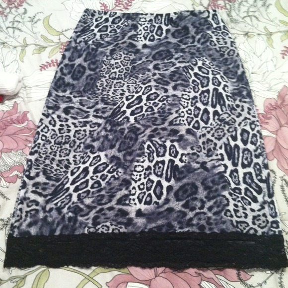 ⬇REDUCED⬇ Skirt