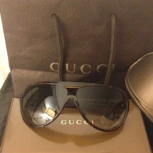 💢SOLD💢Gucci sunglasses