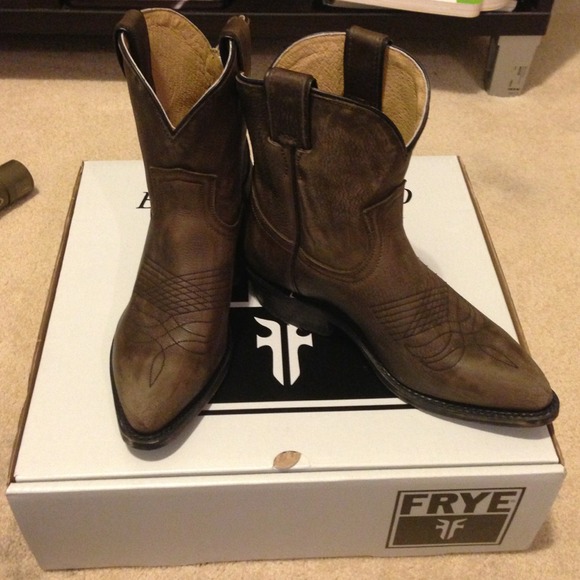 Fryer Billy Short Ankle Boots