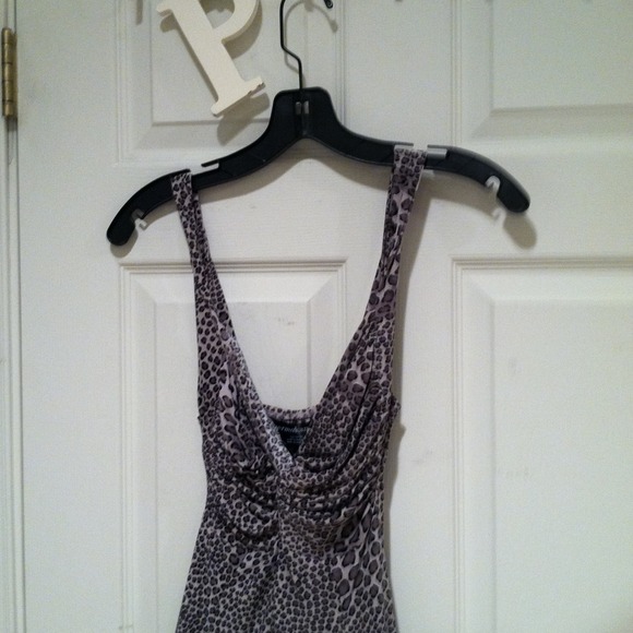Cute party dress .. - Picture 3 of 3