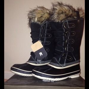 Reserved...NWT...Joan of Arctic Boots