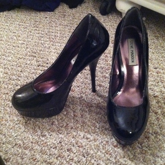 Steve Madden platform pump