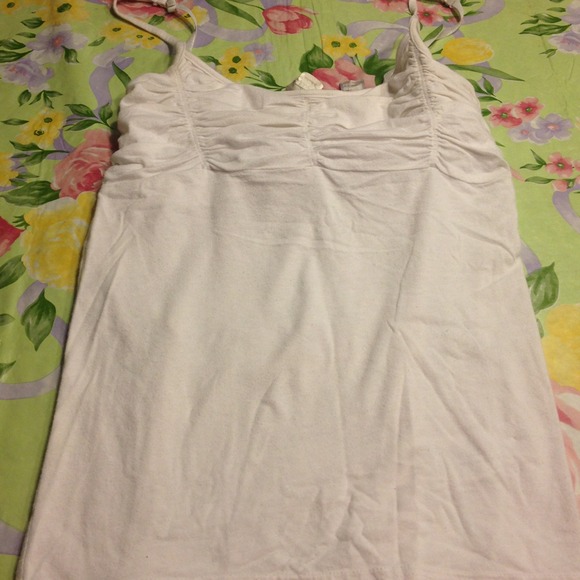 🎉 SOLD 🎉 White cami with built in bra