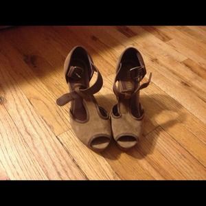 Nine West brown suede shoes