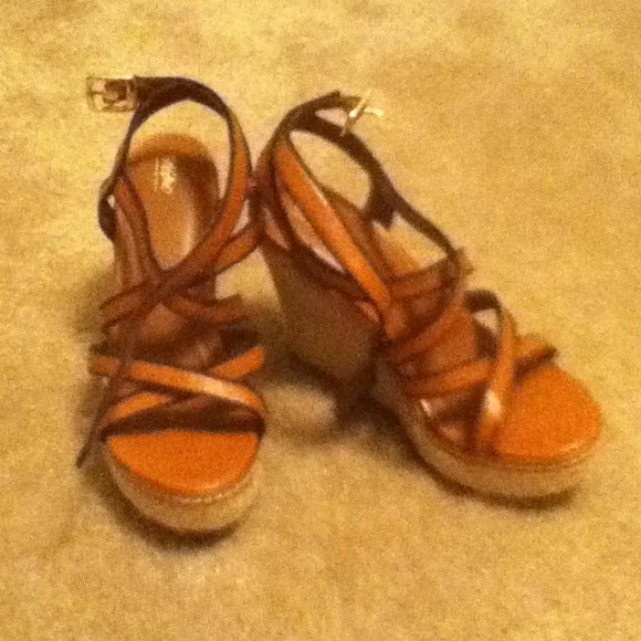 Mossimo wedges with blue edging