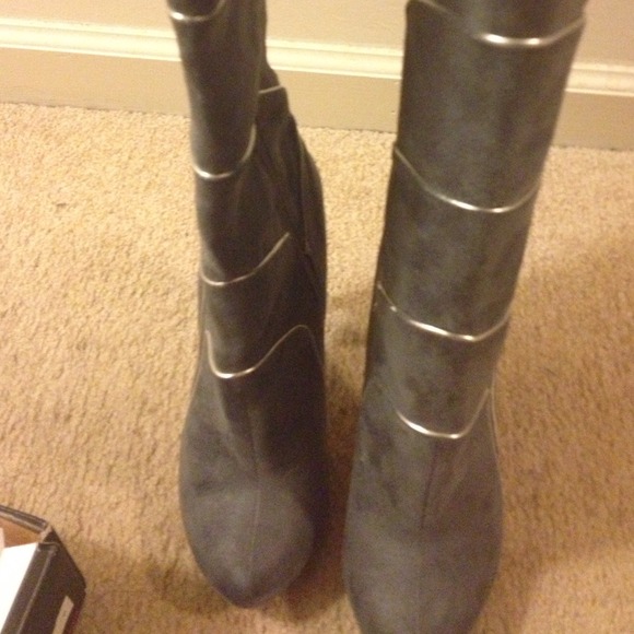 Size 9 boots Brand New!!!