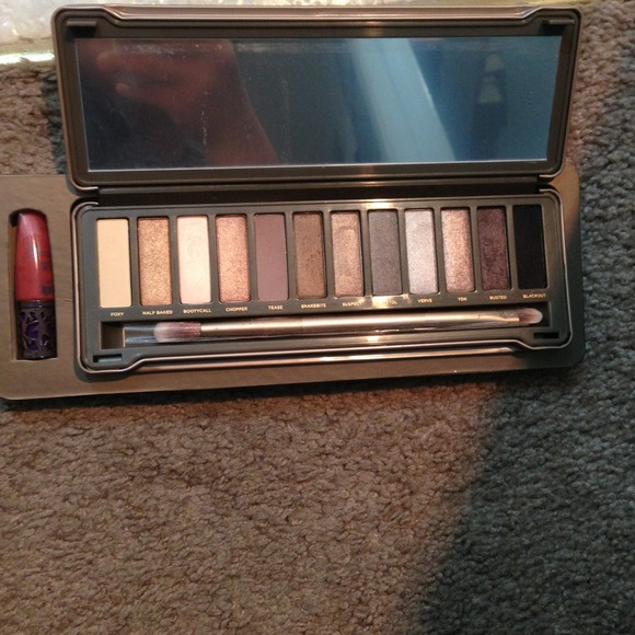 Urban decay naked 2
